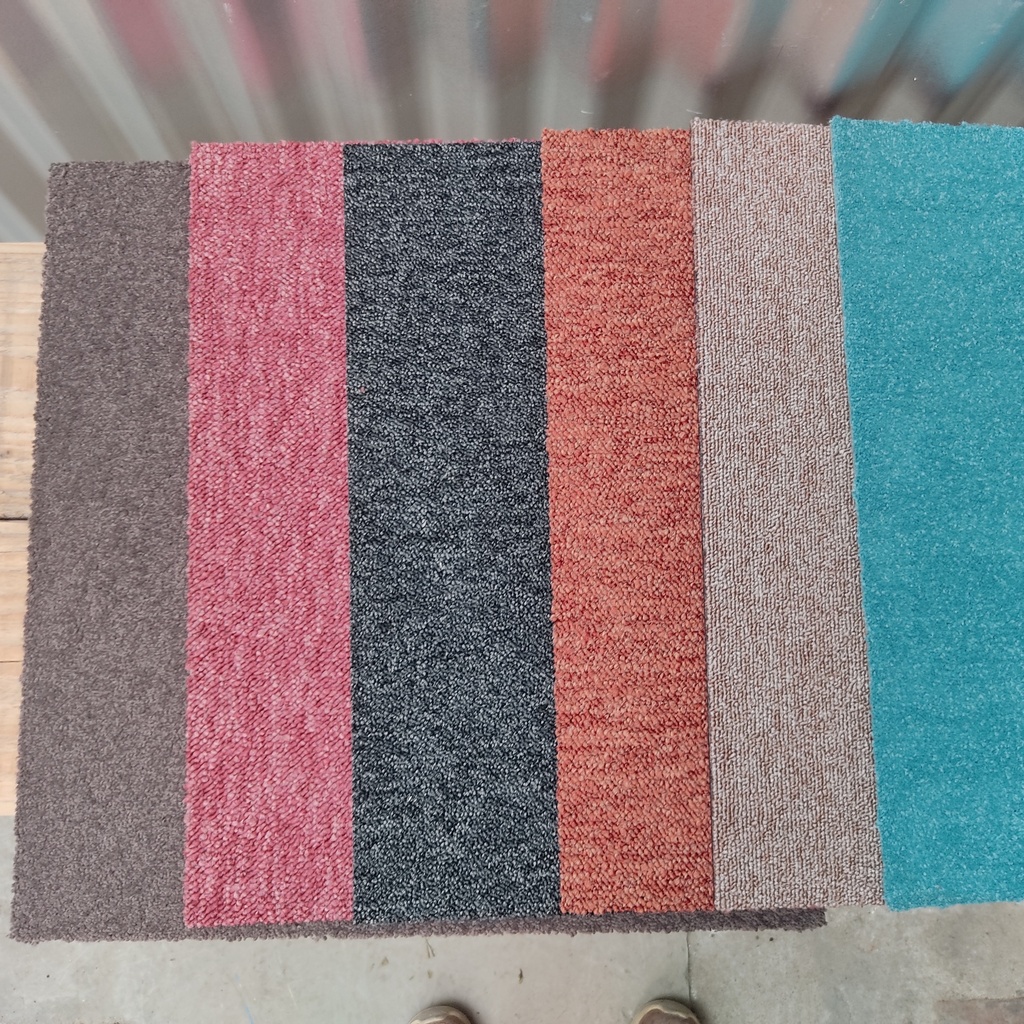 Moquettes dalles 50x50cm différentes couleurs