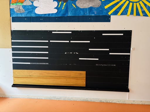 [11.1.504-001] Tableau à craie 2.5x1.5m