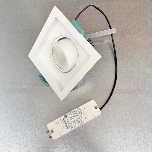 [10.3.474] Spot encastré